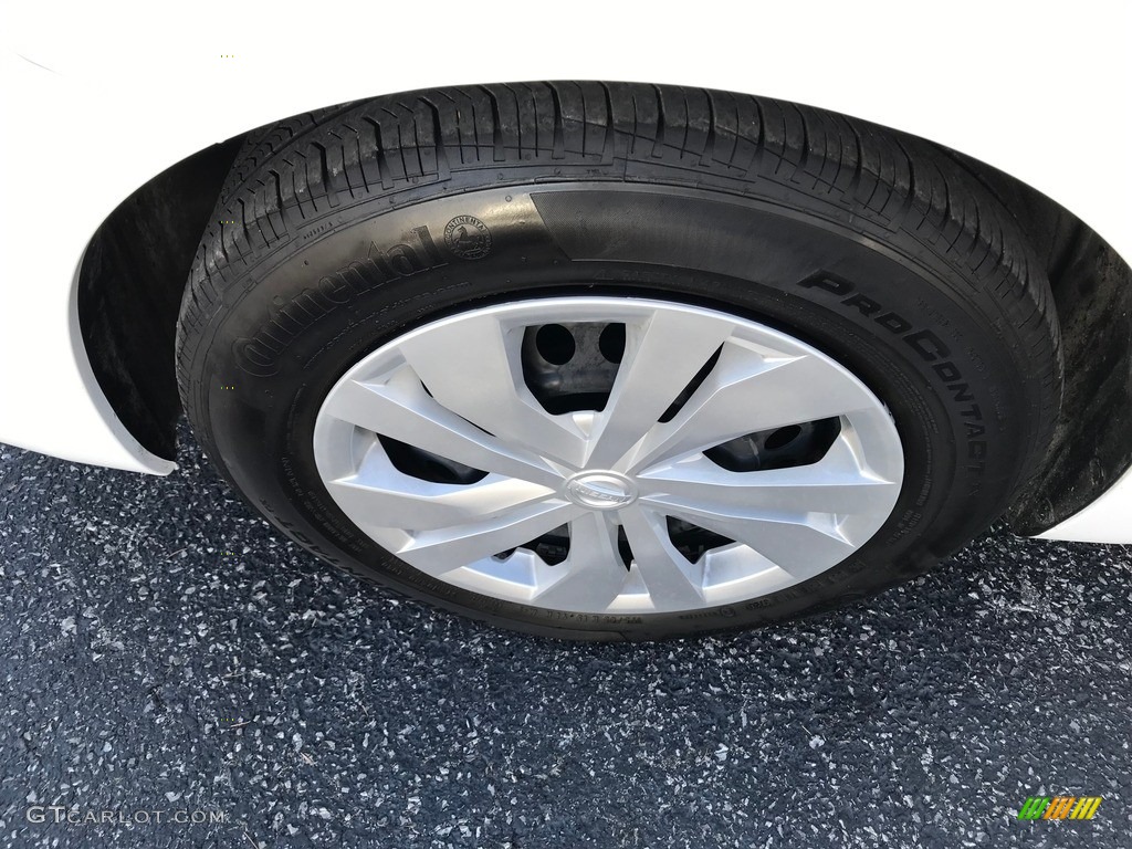 2021 Nissan Versa S Wheel Photos