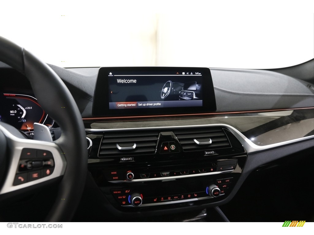 2020 BMW 5 Series 540i xDrive Sedan Controls Photo #145220126