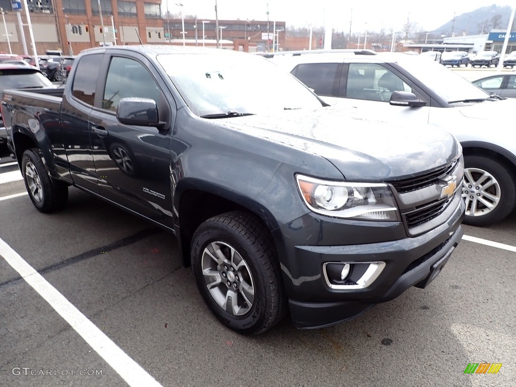 2017 Colorado Z71 Extended Cab 4x4 - Graphite Metallic / Jet Black photo #3