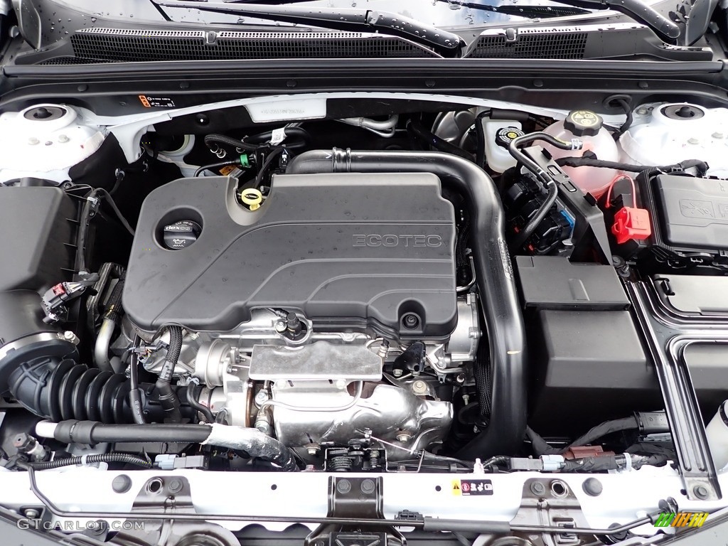 2022 Chevrolet Malibu LT Engine Photos