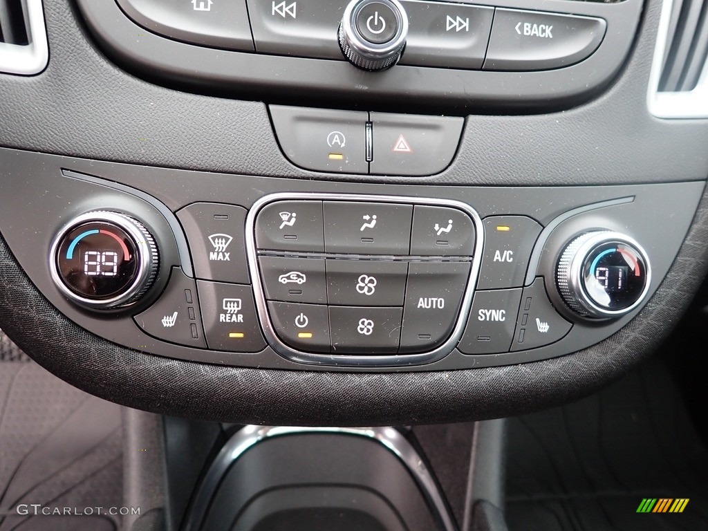 2022 Chevrolet Malibu LT Controls Photos