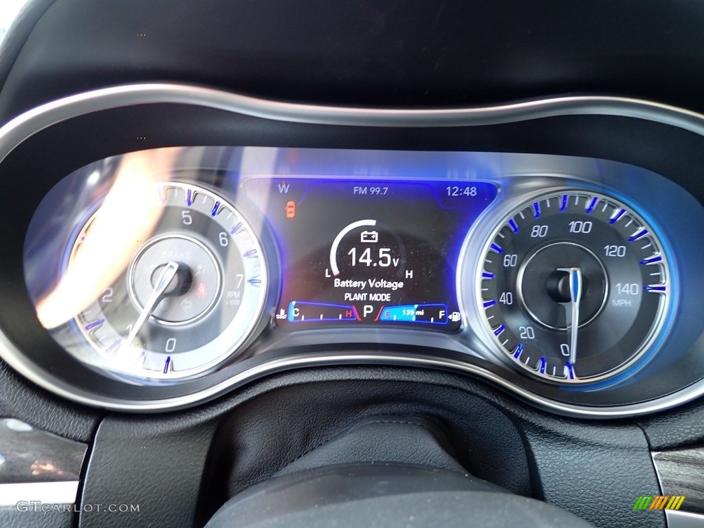 2022 300 Touring L AWD - Bright White / Black photo #16