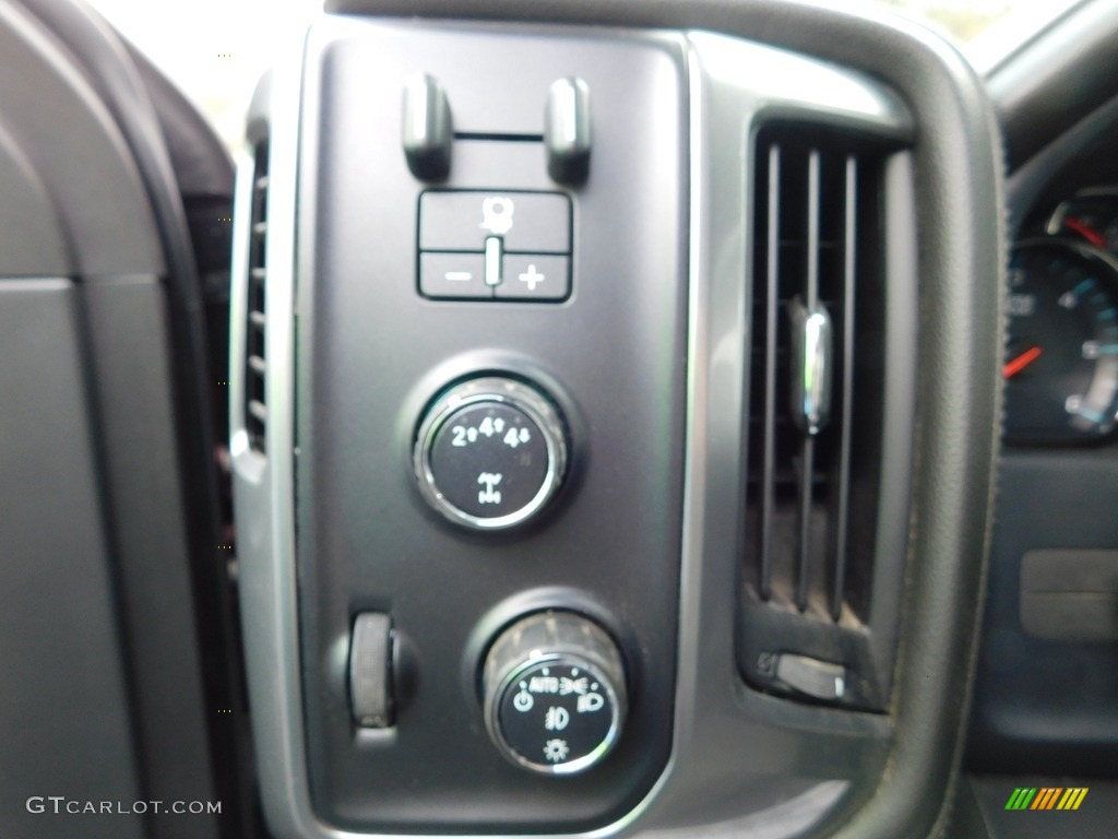 2017 Chevrolet Silverado 2500HD LTZ Crew Cab 4x4 Controls Photo #145223835