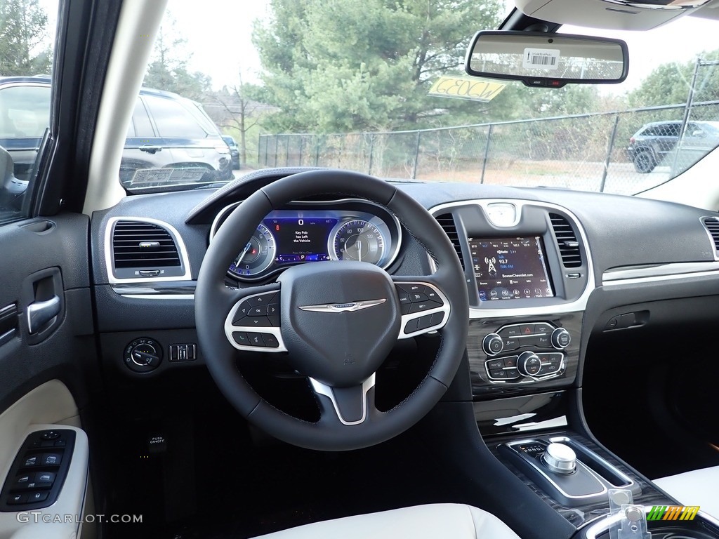 2022 Chrysler 300 Touring L AWD Front Seat Photo #145224024