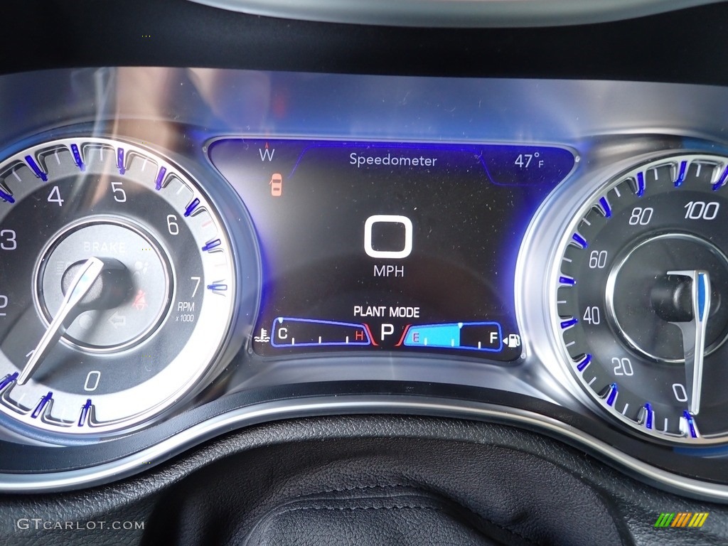 2022 Chrysler 300 Touring L AWD Gauges Photo #145224070