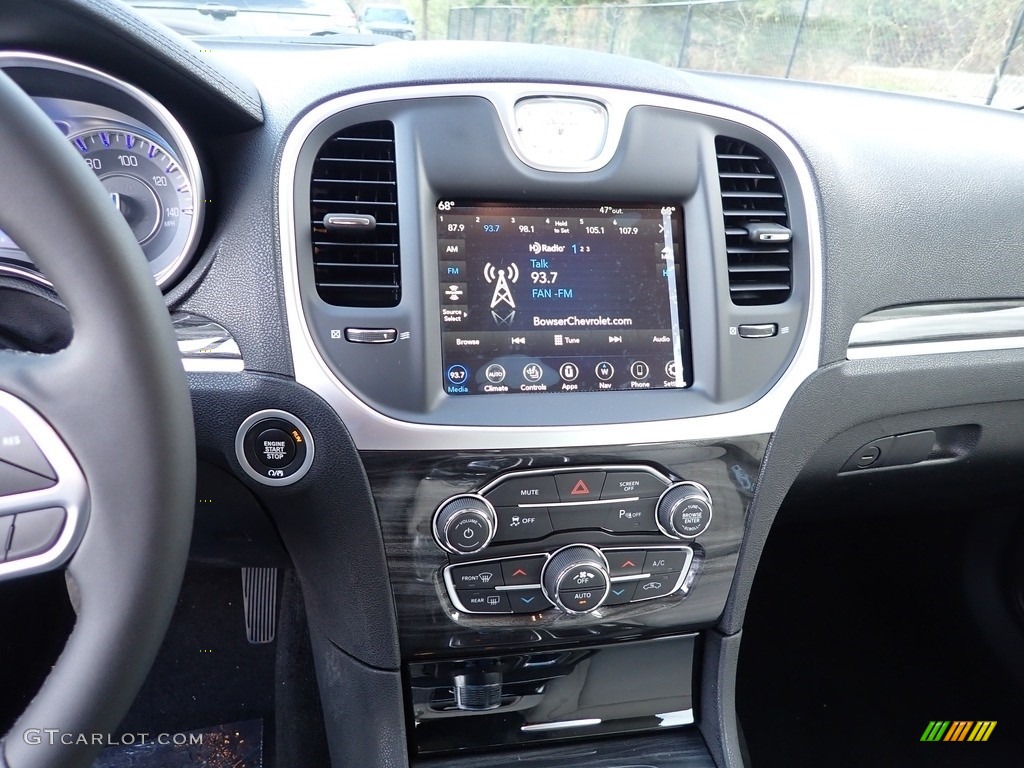 2022 Chrysler 300 Touring L AWD Controls Photo #145224087