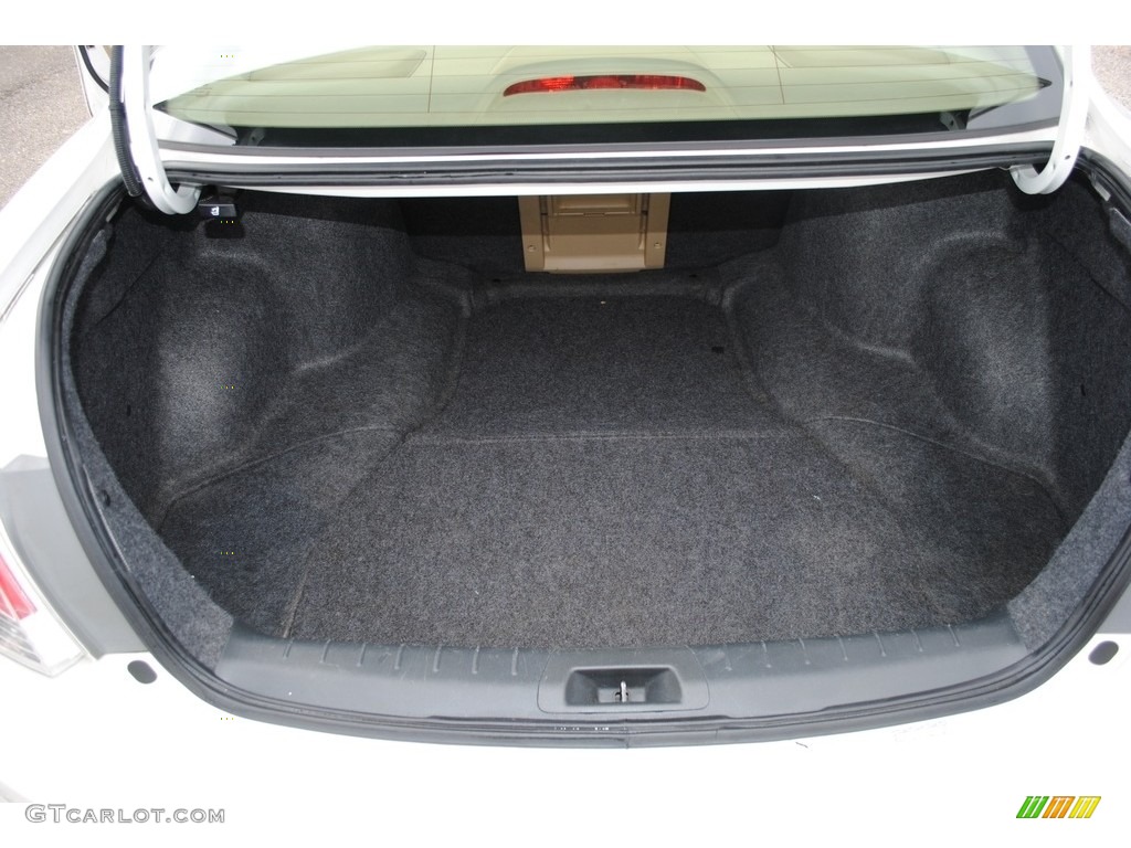 2011 Accord EX-L V6 Sedan - White Diamond Pearl / Ivory photo #25