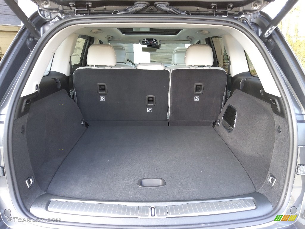 2022 Jeep Grand Cherokee Overland 4XE Hybrid Trunk Photos