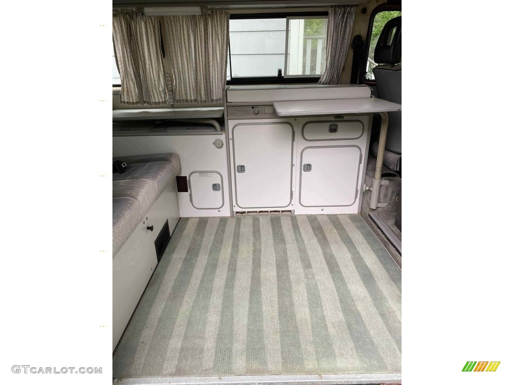 1991 Volkswagen Vanagon GL Camper Rear Seat Photo #145225552