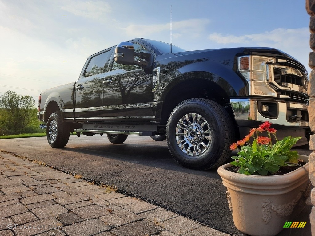 2022 F250 Super Duty XLT Crew Cab 4x4 - Agate Black / Medium Earth Gray photo #2