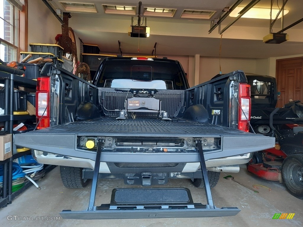 2022 F250 Super Duty XLT Crew Cab 4x4 - Agate Black / Medium Earth Gray photo #4
