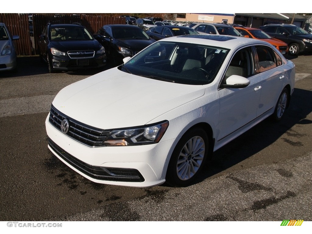 2016 Passat SE Sedan - Pure White / Titan Black photo #1