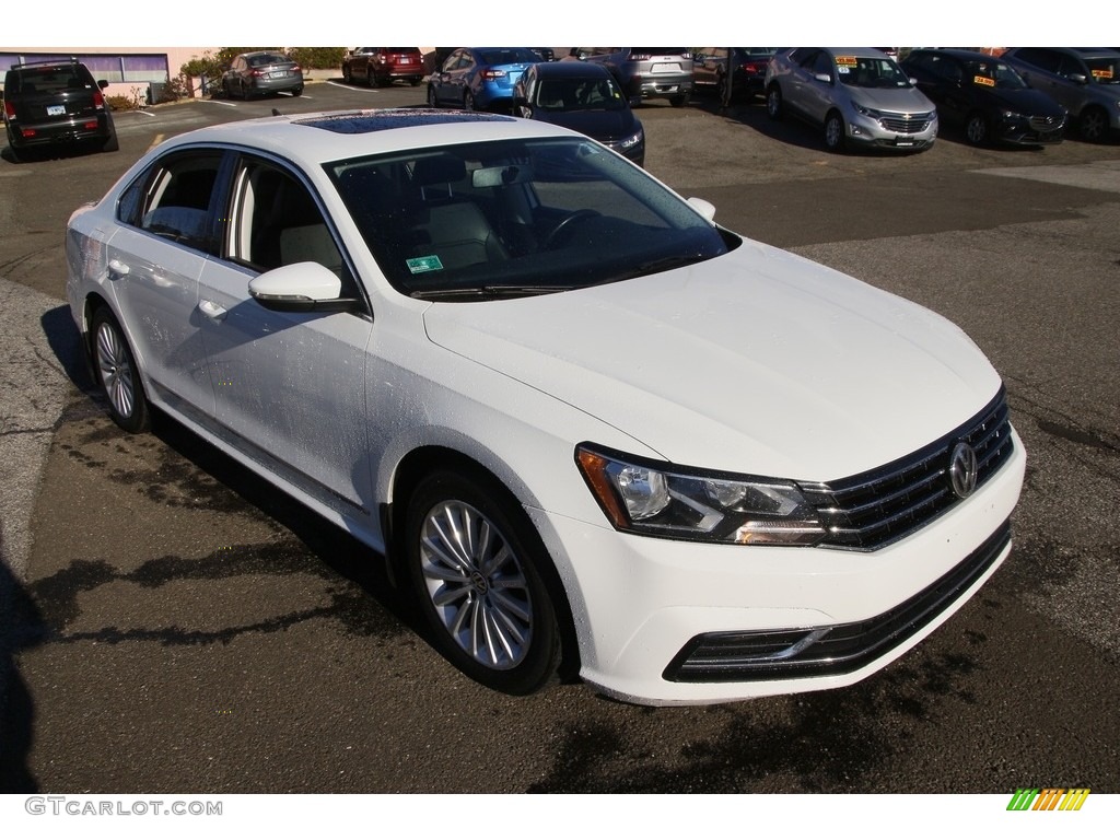 2016 Passat SE Sedan - Pure White / Titan Black photo #3