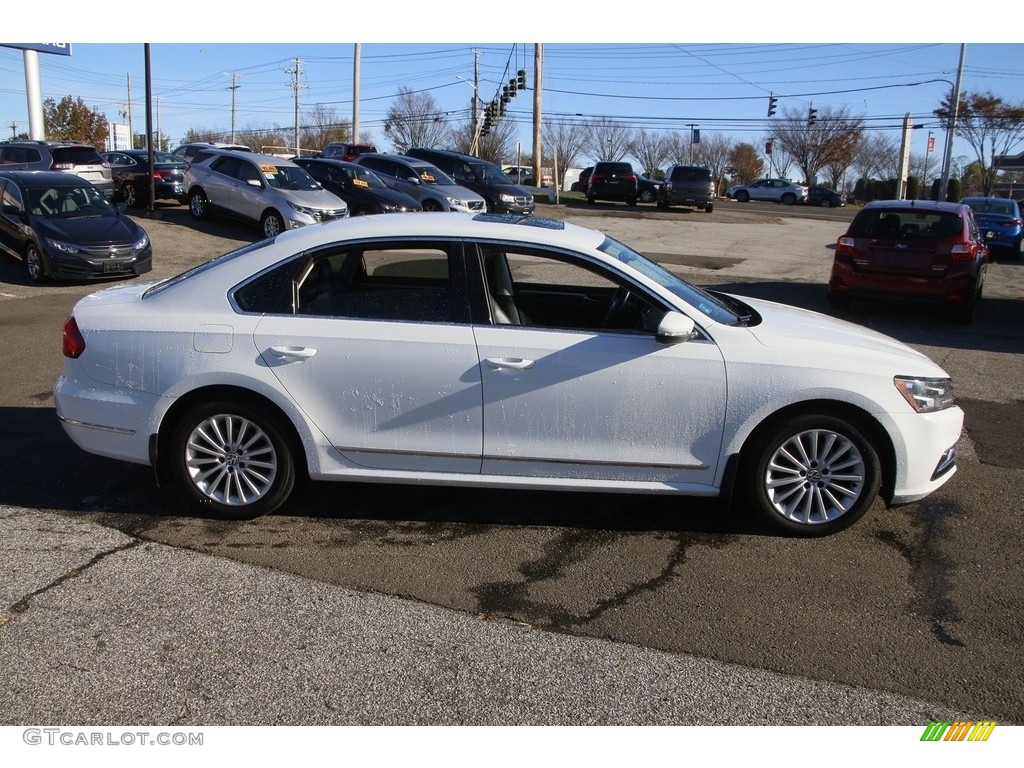 2016 Passat SE Sedan - Pure White / Titan Black photo #5