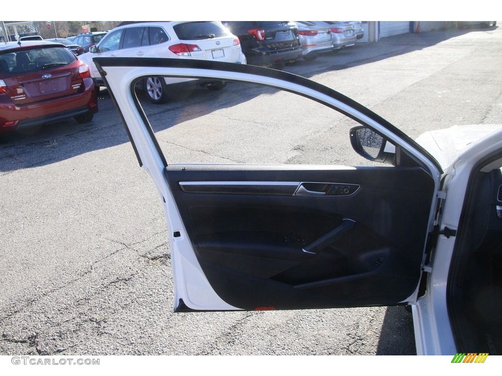 2016 Passat SE Sedan - Pure White / Titan Black photo #10