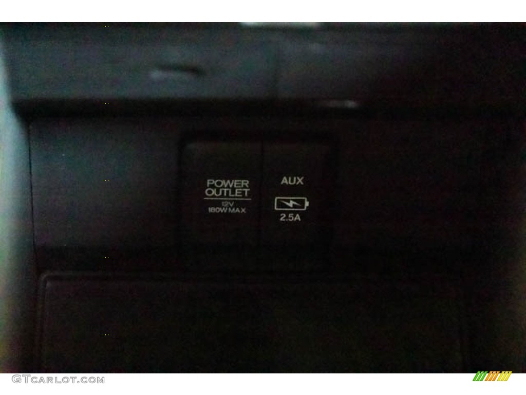 2022 Pilot Sport - Platinum White Pearl / Black photo #24