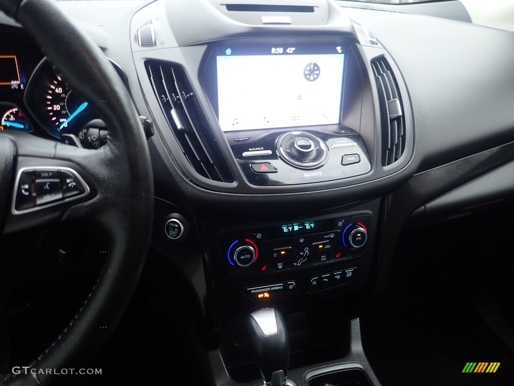 2017 Escape Titanium 4WD - White Gold / Charcoal Black photo #26