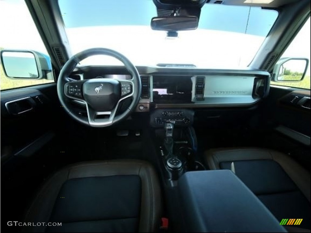 2022 Ford Bronco Outer Banks 4x4 4-Door Dashboard Photos