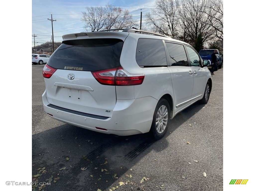 2017 Sienna XLE - Blizzard White Pearl / Ash photo #4