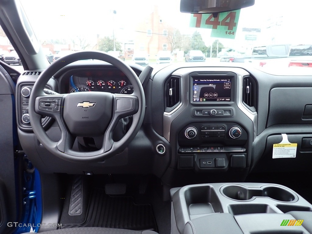 2022 Chevrolet Silverado 1500 Custom Crew Cab 4x4 Dashboard Photos