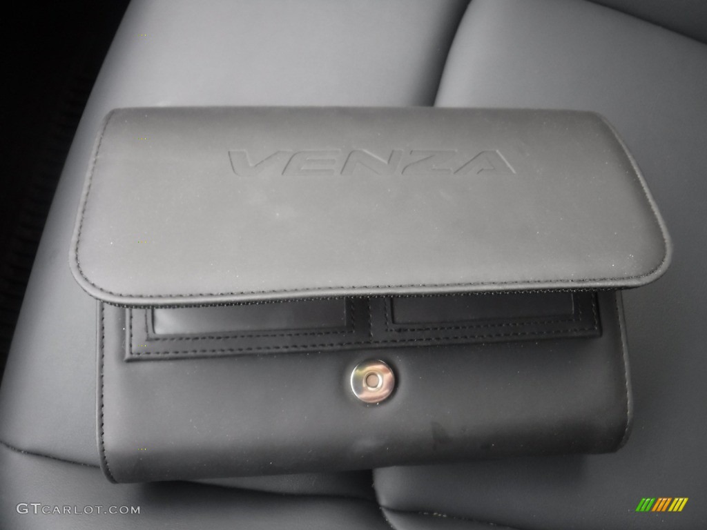 2022 Venza Hybrid XLE AWD - Coastal Gray Metallic / Black photo #30