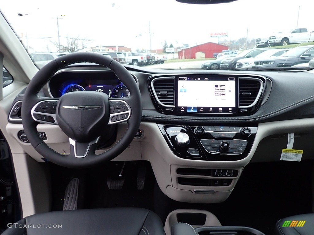 2022 Chrysler Pacifica Touring L AWD Black/Alloy Dashboard Photo #145239269