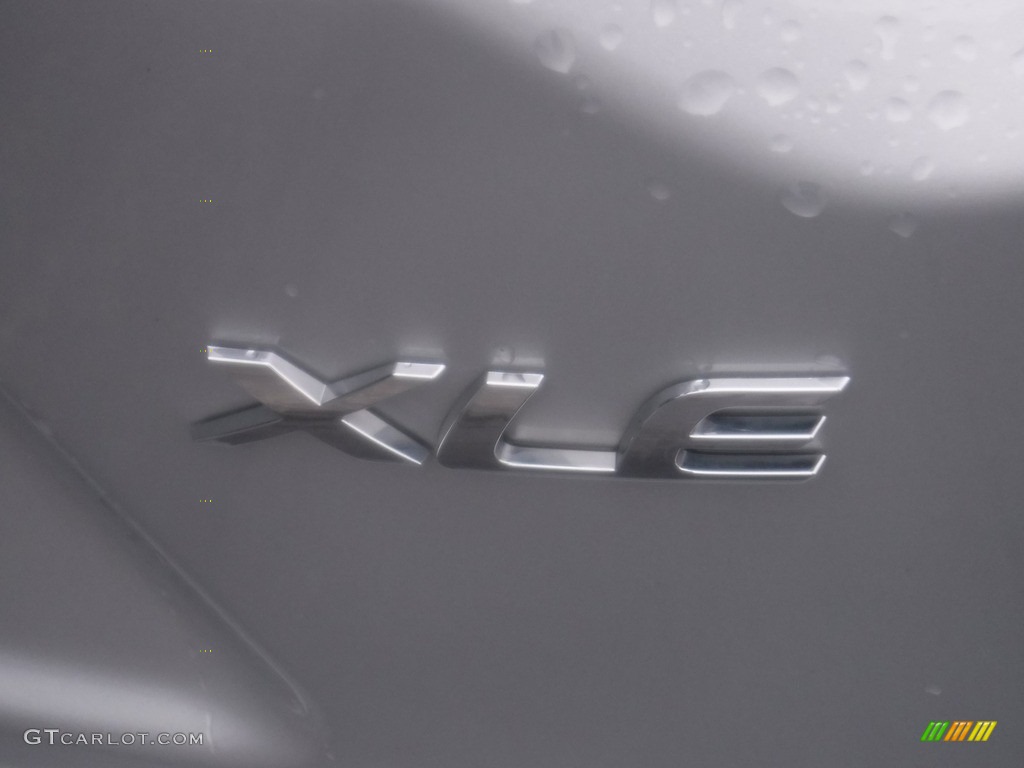 2020 Corolla XLE - Classic Silver Metallic / Black photo #10
