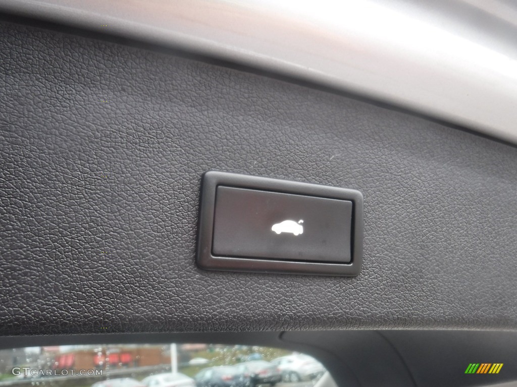 2010 Q5 3.2 quattro - Ice Silver Metallic / Black photo #32