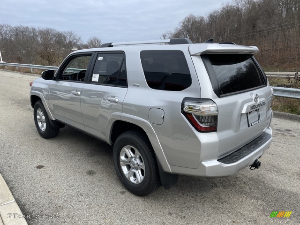 2023 4Runner SR5 4x4 - Classic Silver Metallic / Black/Graphite photo #8