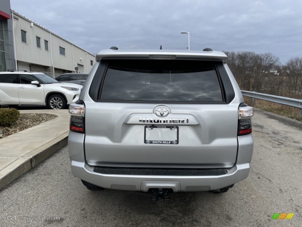 2023 4Runner SR5 4x4 - Classic Silver Metallic / Black/Graphite photo #9