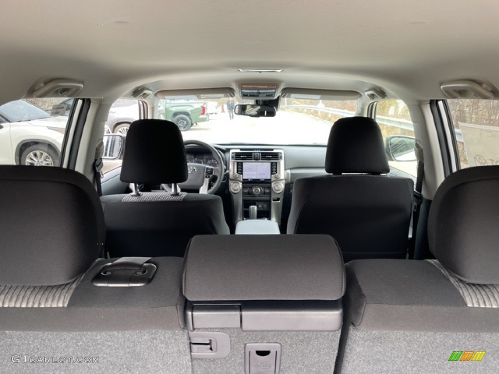 2023 4Runner SR5 4x4 - Classic Silver Metallic / Black/Graphite photo #22