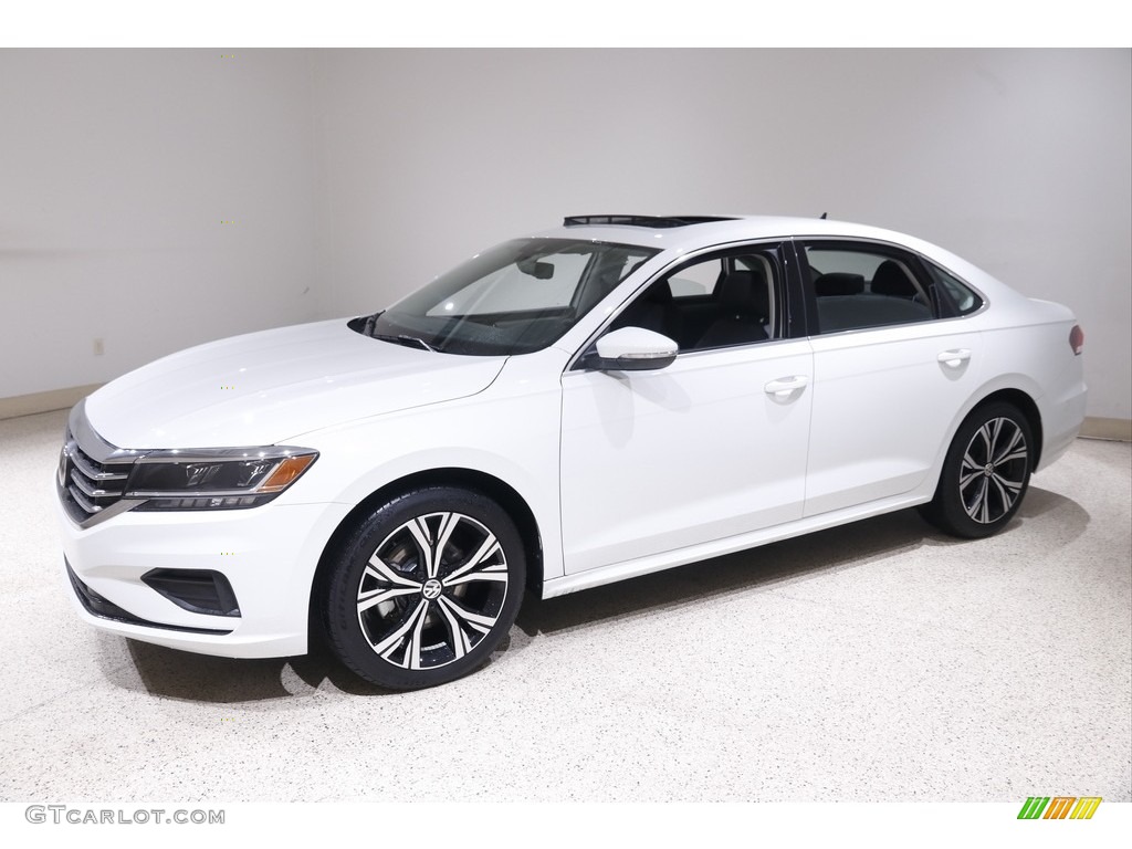 2021 Passat SE - Pure White / Titan Black photo #3