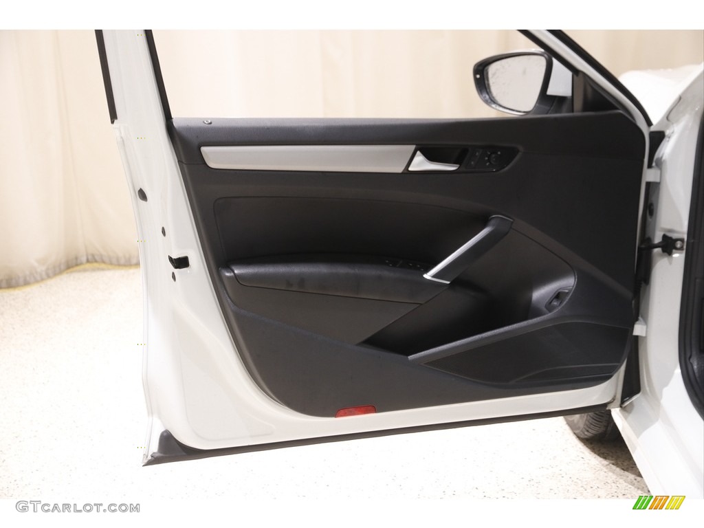 2021 Passat SE - Pure White / Titan Black photo #4
