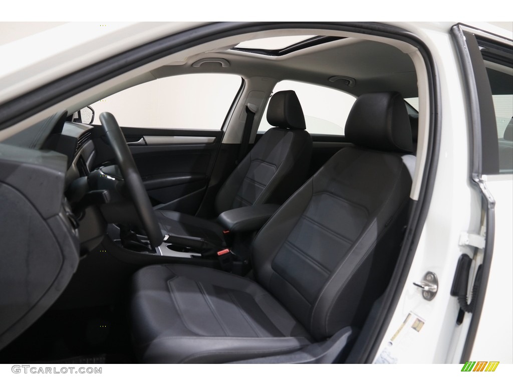 2021 Passat SE - Pure White / Titan Black photo #5