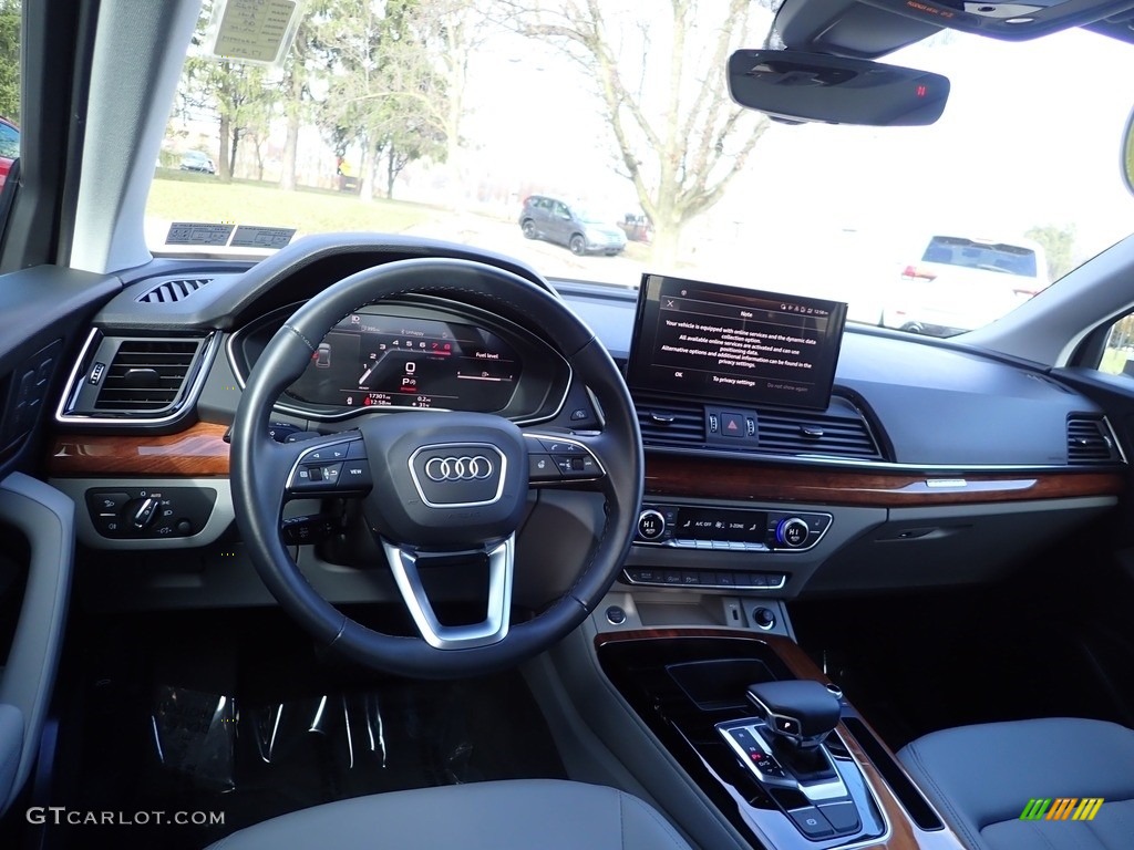 2022 Audi Q5 S Line Premium quattro Dashboard Photos