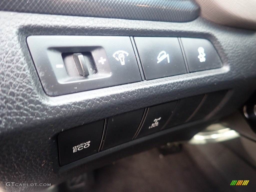 2016 Hyundai Santa Fe Sport AWD Controls Photo #145250529