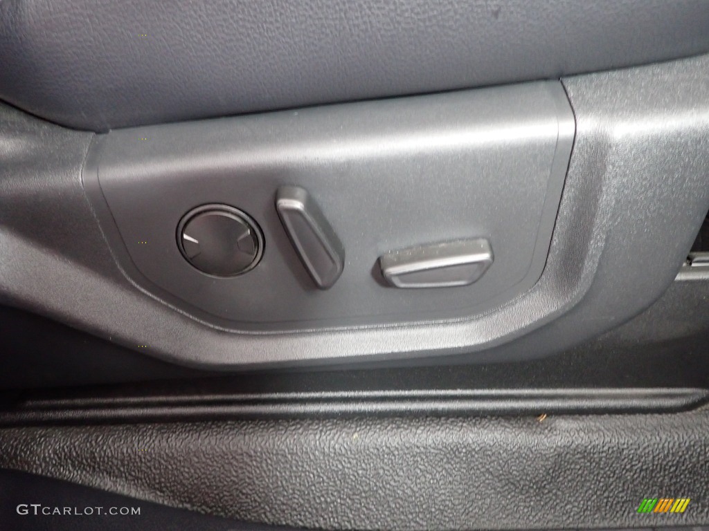 2022 F350 Super Duty Lariat Crew Cab 4x4 - Antimatter Blue / Black Onyx photo #29