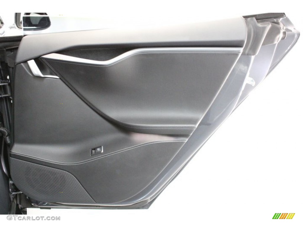 2019 Tesla Model S 75D Door Panel Photos