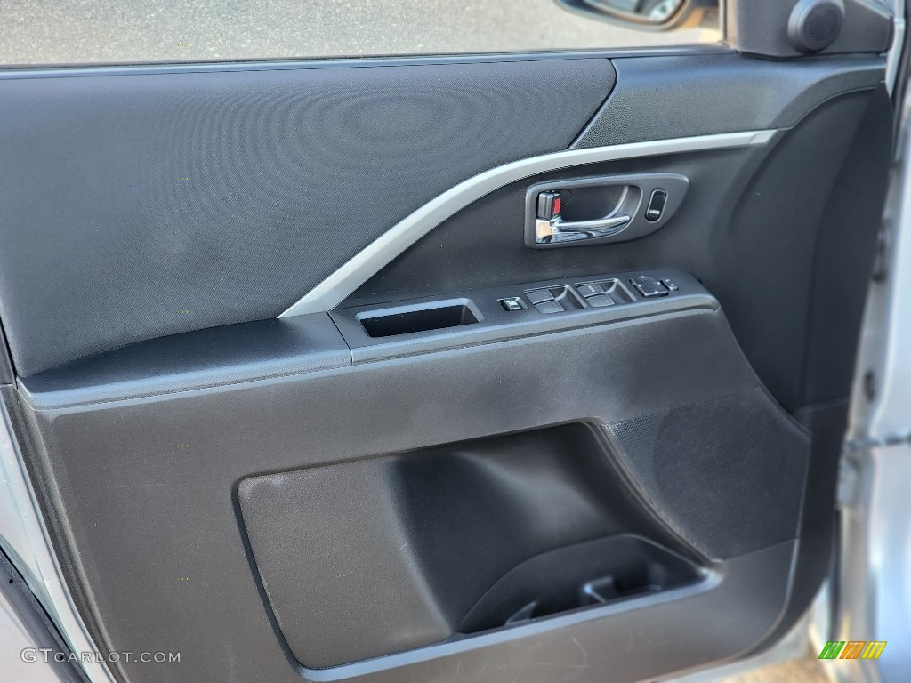 2012 MAZDA5 Sport - Liquid Silver Metallic / Black photo #25