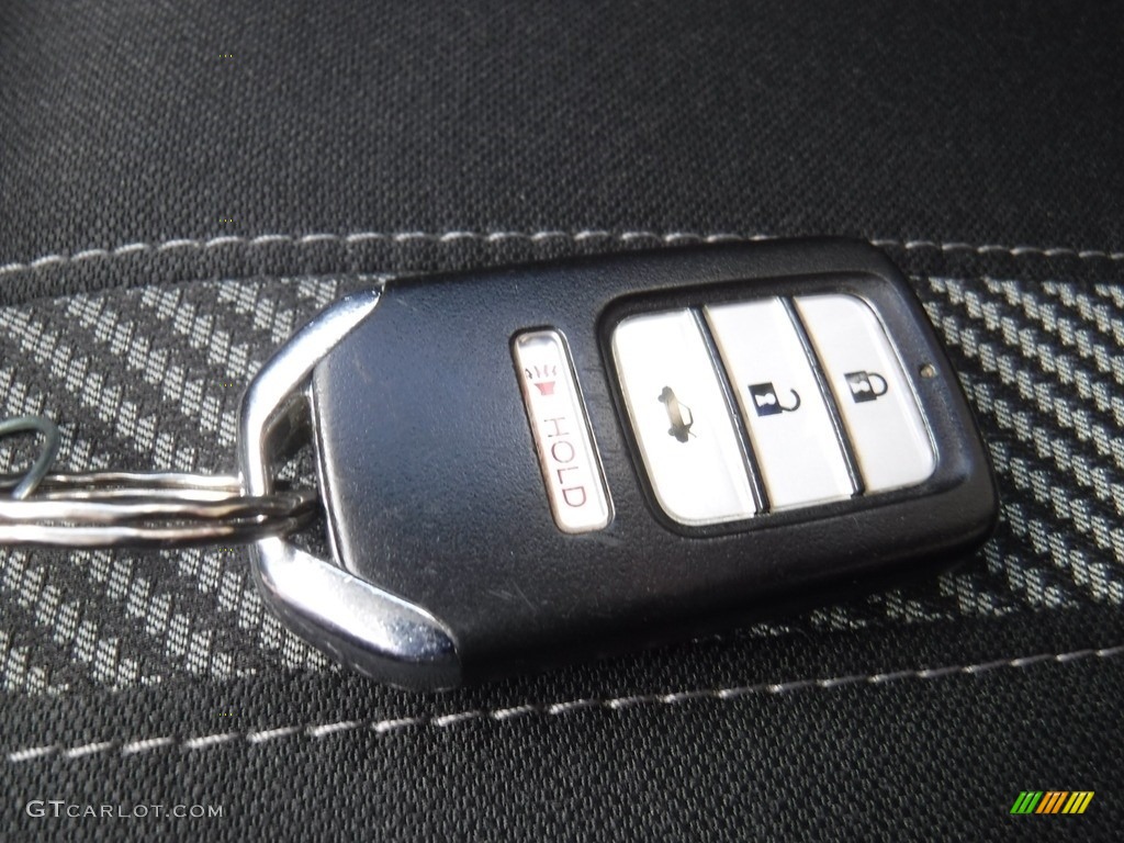 2018 Honda Civic EX-T Sedan Keys Photos
