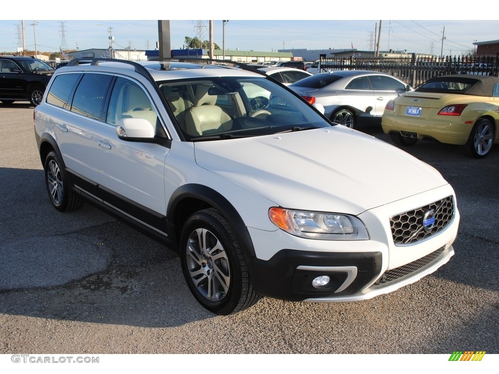 Ice White 2015 Volvo XC70 T5 Drive-E Exterior Photo #145257056