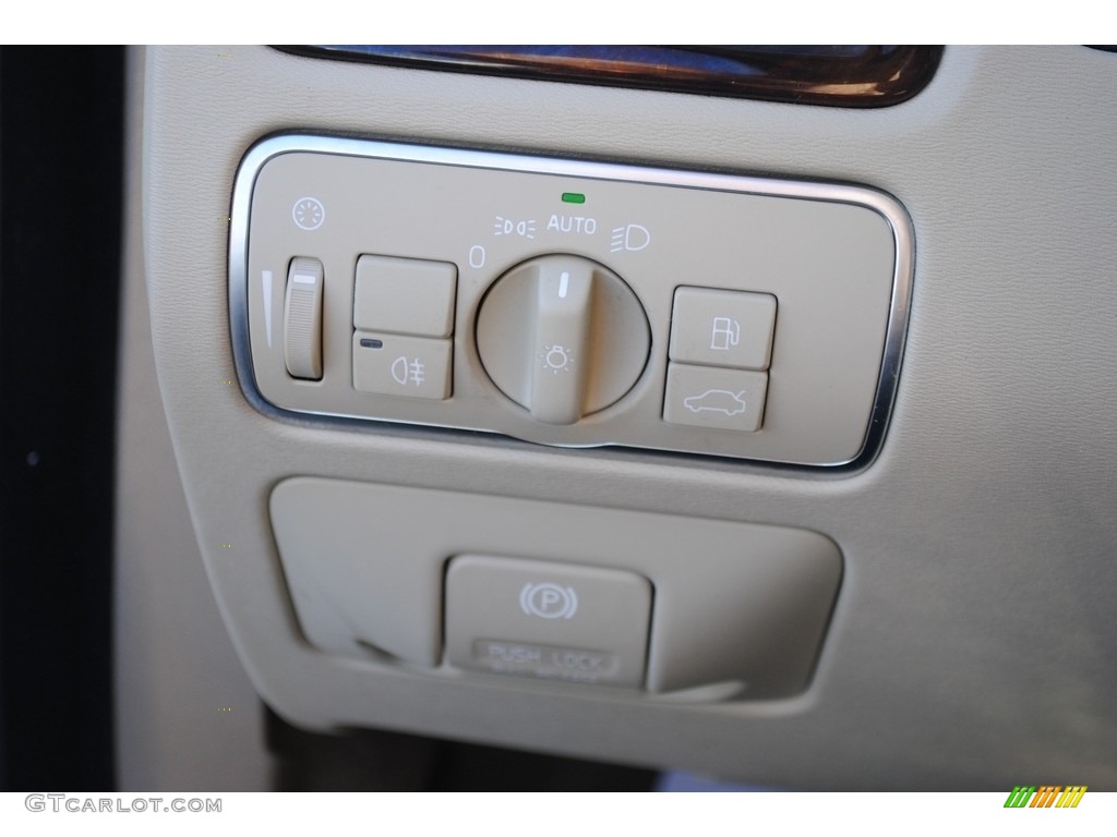 2015 Volvo XC70 T5 Drive-E Controls Photo #145257123