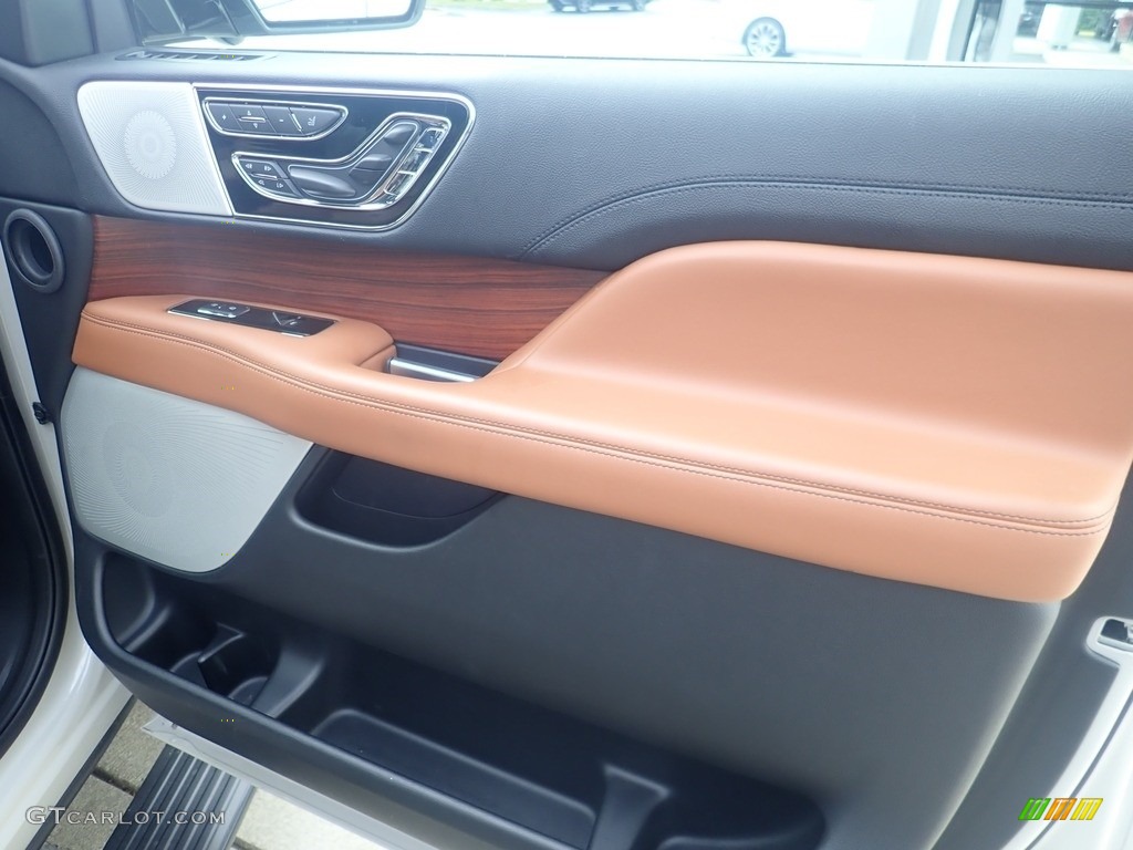 2020 Lincoln Navigator Reserve 4x4 Russet Door Panel Photo #145260806