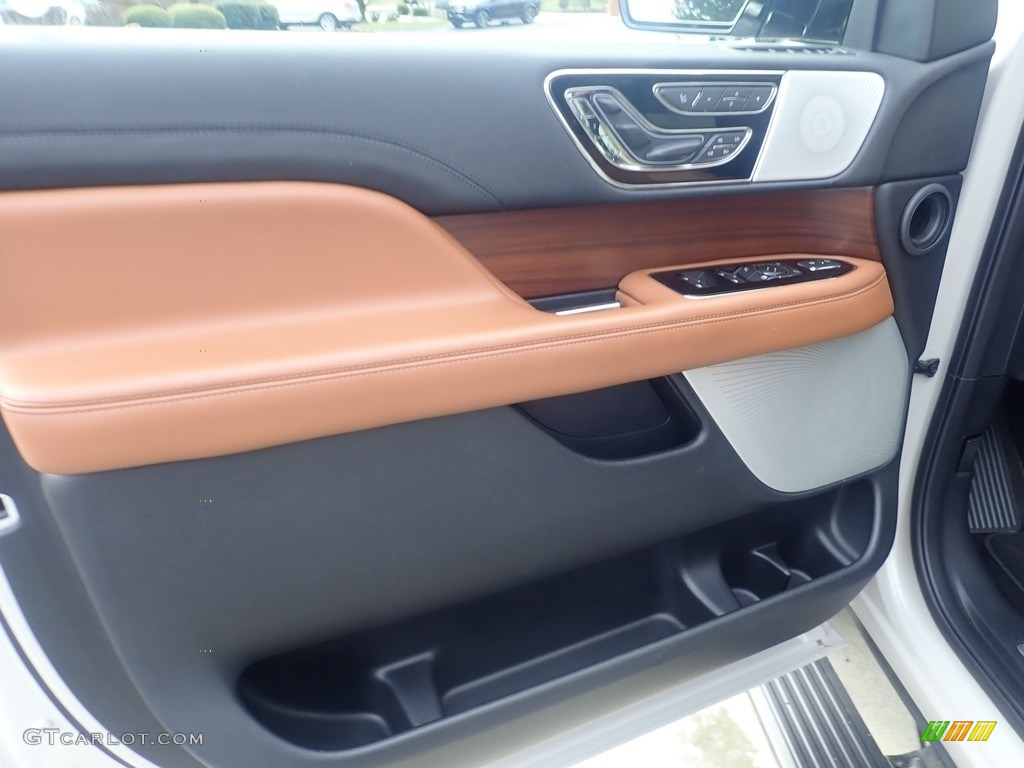2020 Lincoln Navigator Reserve 4x4 Russet Door Panel Photo #145260962
