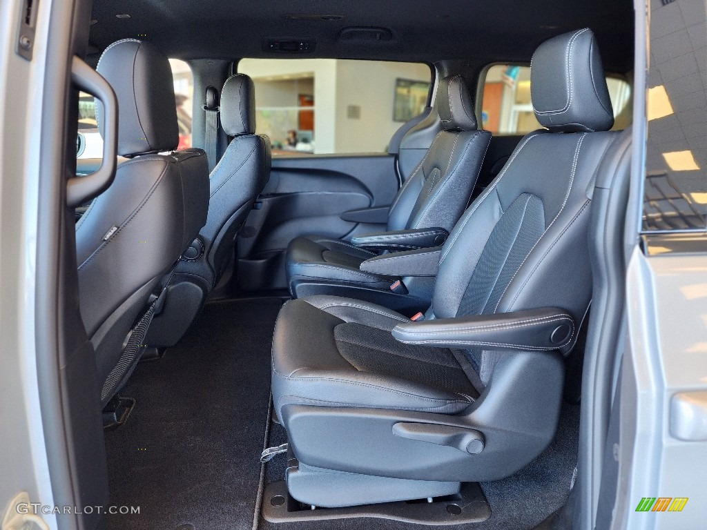2022 Chrysler Pacifica Hybrid Touring L Rear Seat Photo #145261262