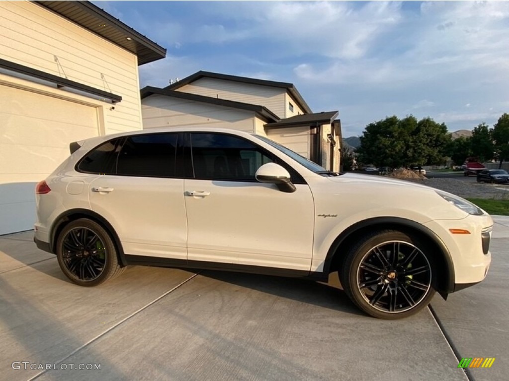 Carrara White Metallic 2016 Porsche Cayenne S E-Hybrid Exterior Photo #145261424