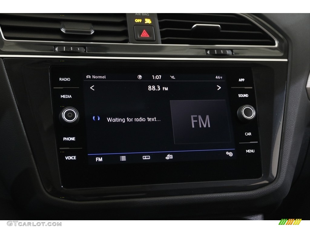 2020 Volkswagen Tiguan SE 4MOTION Controls Photo #145261718