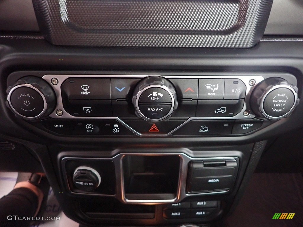 2022 Jeep Wrangler Unlimited Willys 4x4 Controls Photo #145262411