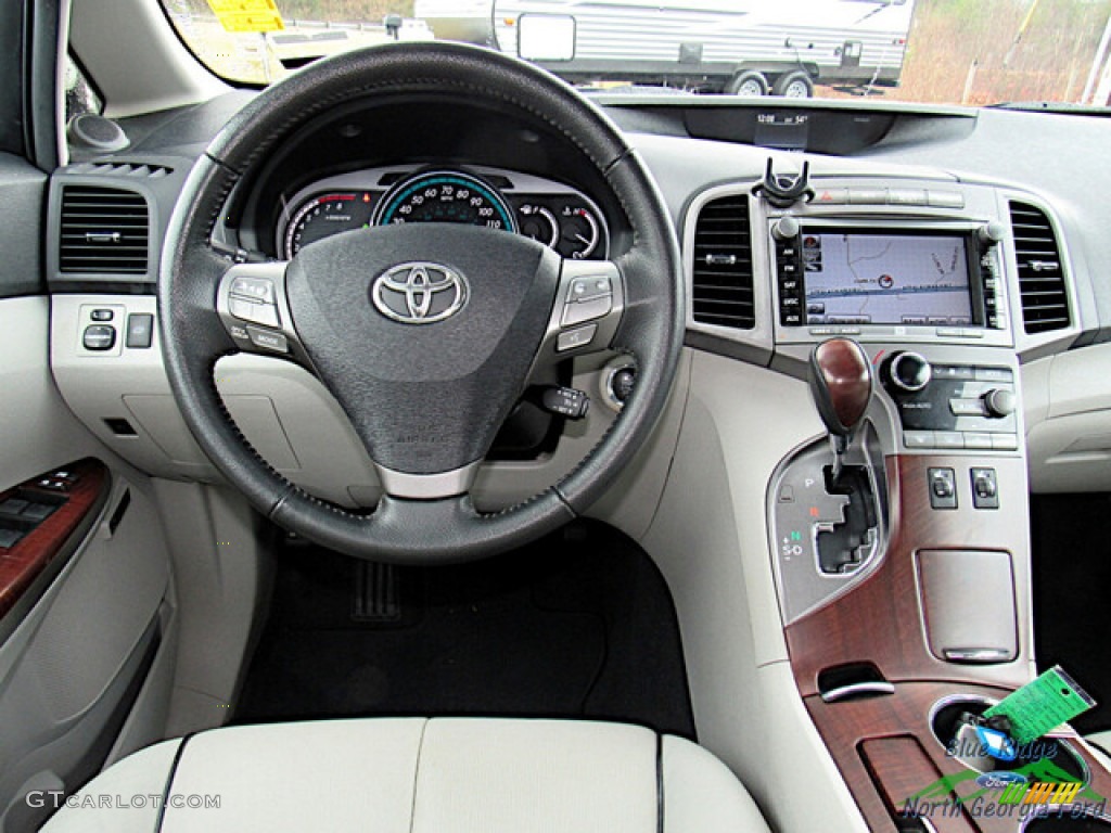 2009 Venza V6 - Classic Silver Metallic / Gray photo #13