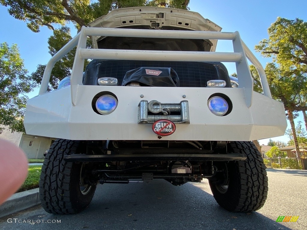 2002 Excursion Limited 4x4 - Oxford White / Medium Parchment photo #16